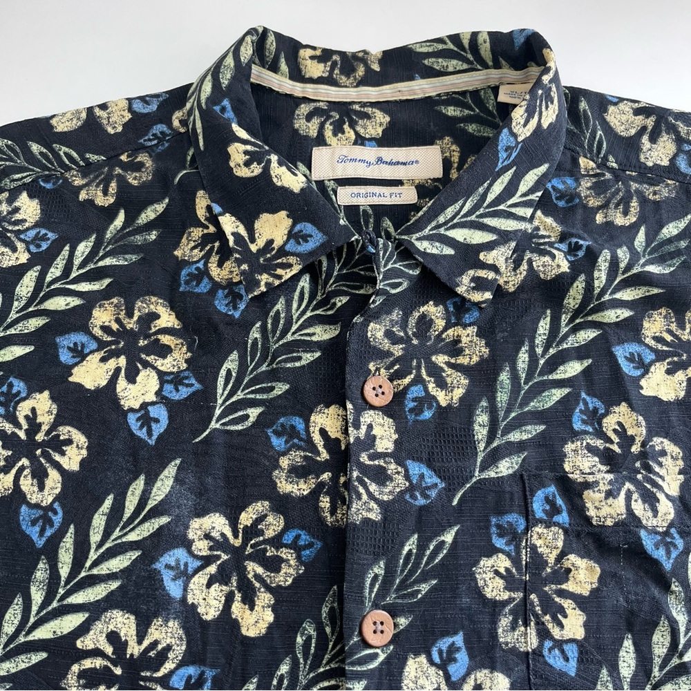 Tommy Bahama Men’s Original Fit Hawaiian Short Sleeve Button Down‎ XL silk